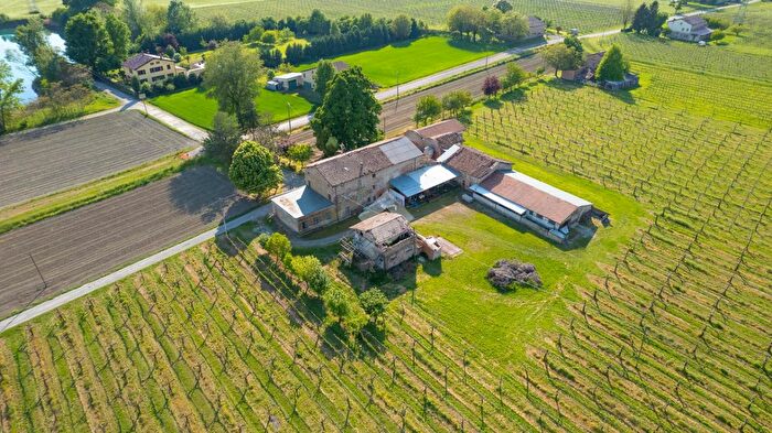 Casa con 17 locali in vendita in Via delle Valli, Rubiera