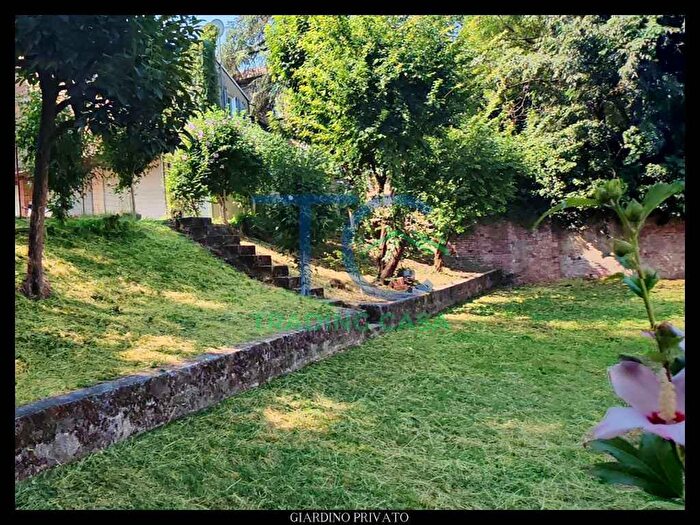 Appartamento trilocale in vendita in Via Borghetto, Piacenza