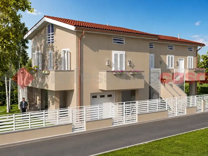 Casa quadrilocale in vendita in Via Mammoli, Campi Bisenzio