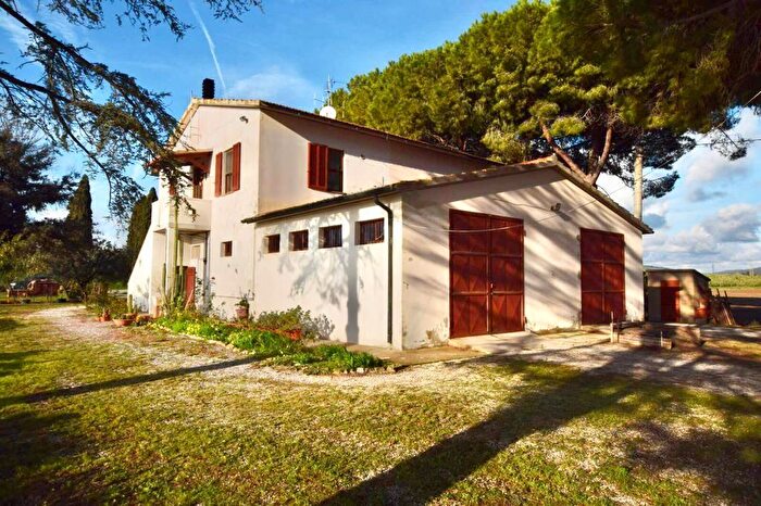 Casa con 8 locali in vendita in La Sdriscia Piombino Livorno, Piombino