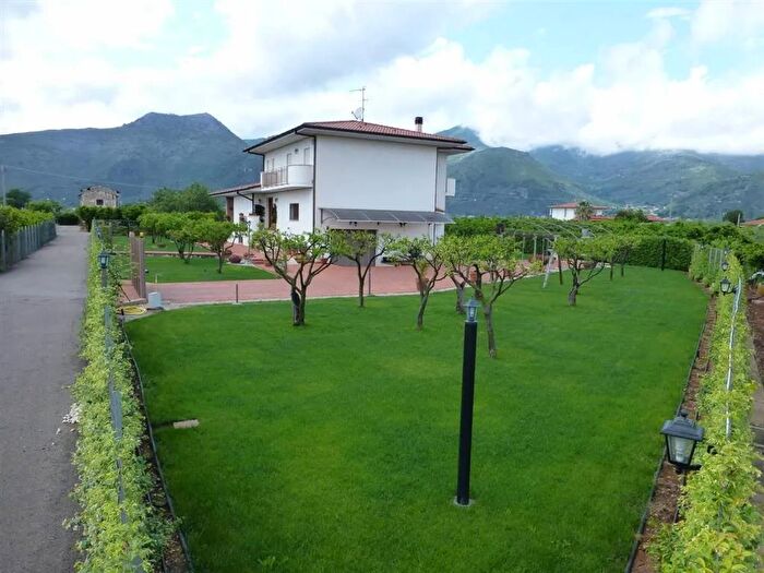 Appartamento con 7 locali in vendita in Fondi