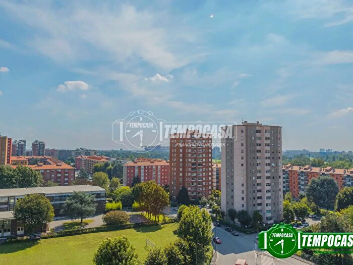 Appartamento trilocale in vendita in Via Ugo Betti, Milano