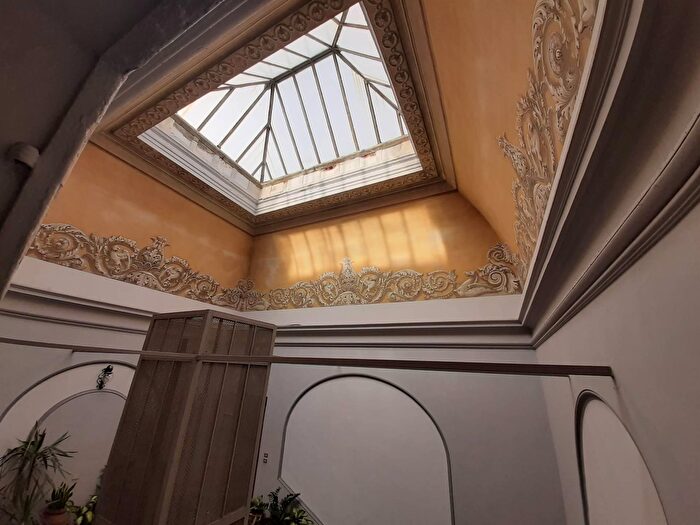 Appartamento con 8 locali in vendita in Livorno