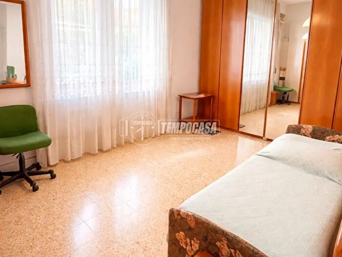 Appartamento trilocale in vendita in Napoli