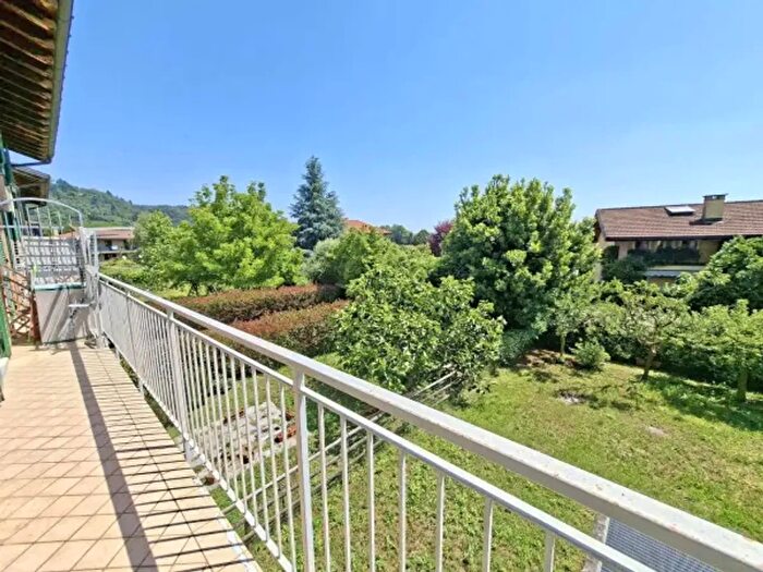 Appartamento quadrilocale in vendita in Sesto Calende