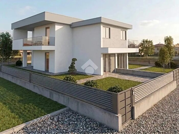 Casa quadrilocale in vendita in Via Fogazzaro, Padova
