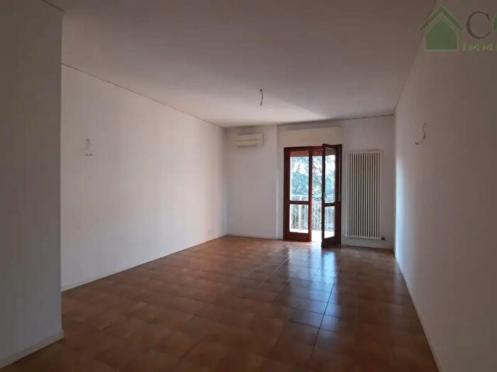 Appartamento con 5 locali in affitto in Via Cattaneo, Vicenza