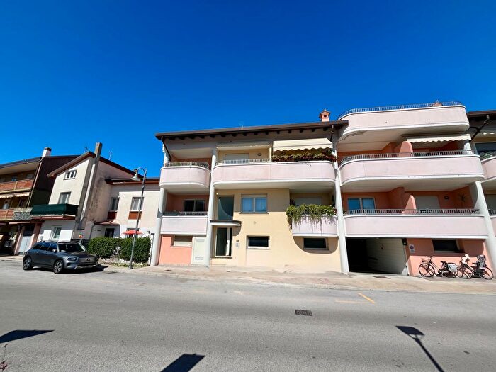 Appartamento con 5 locali in vendita in Via dellIngegno, Grado