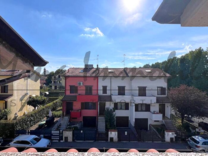 Casa trilocale in vendita in Via Maggio, Casorate Primo