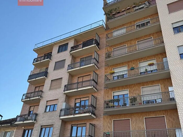 Appartamento con 5 locali in vendita in Via Camogli, Torino