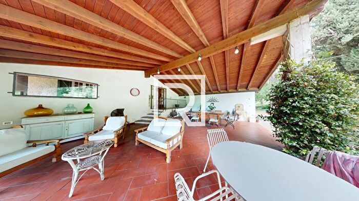 Casa con 7 locali in vendita in Via Guglielmo Marconi Mercato Saraceno, Mercato Saraceno