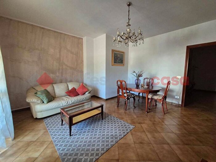 Appartamento trilocale in affitto in VIALE BELGIO, Bozzano, Brindisi