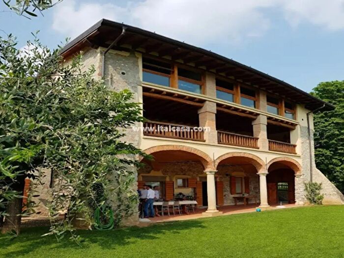 Appartamento con 5 locali in vendita in Via San Rocco, Cenate Sotto