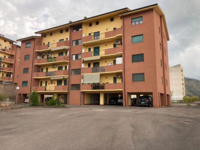 Appartamento trilocale in vendita in Viale Decorato, Piedimonte San Germano