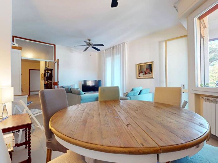 Appartamento con 6 locali in affitto in Lido di Camaiore, Camaiore