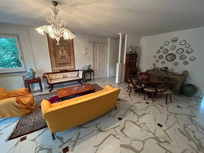 Casa quadrilocale in vendita in Via Ammiraglio Morin a, Forte Dei Marmi