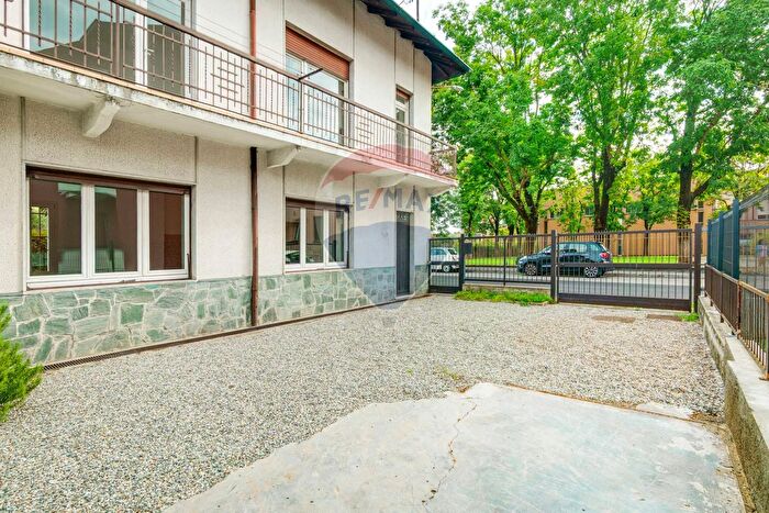 Casa trilocale in vendita in Via Curtatone, Gallarate