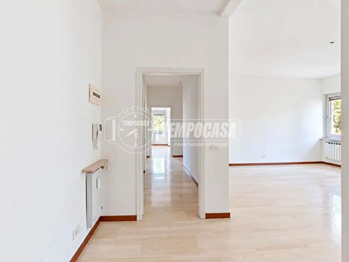 Appartamento trilocale in vendita in Piazzale Lodovico Goisis, Bergamo