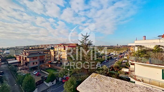 Appartamento trilocale in vendita in Via Collatina, Roma