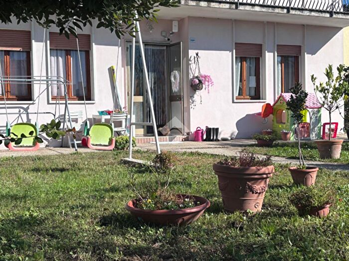 Casa con 5 locali in vendita in Via Villa, Campolongo Maggiore