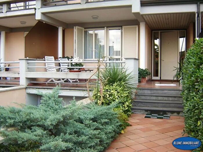 Casa con 6 locali in vendita in Viareggio