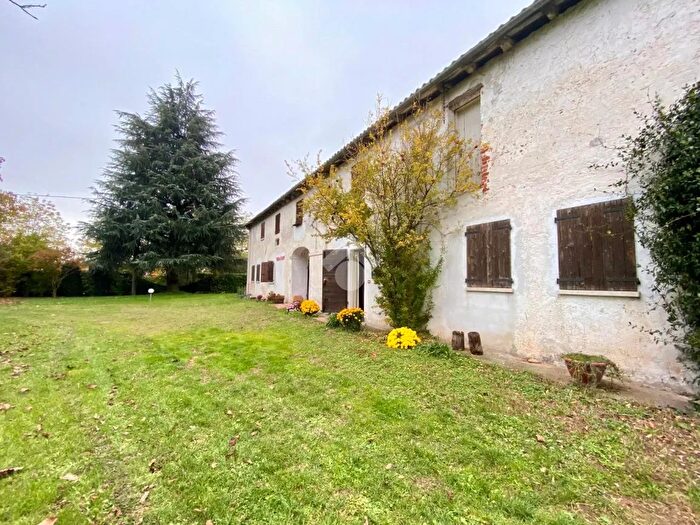 Casa quadrilocale in vendita in Via Chiesa, Trevignano