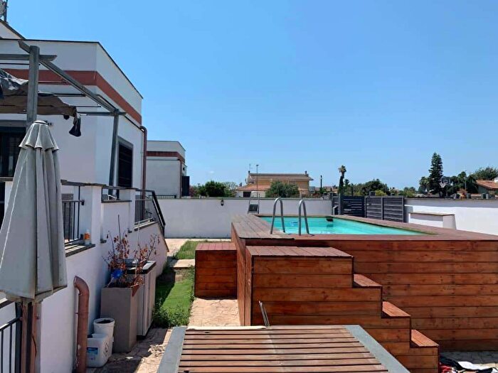 Appartamento quadrilocale in affitto in via Giorgio Bassani, Infernetto, Roma