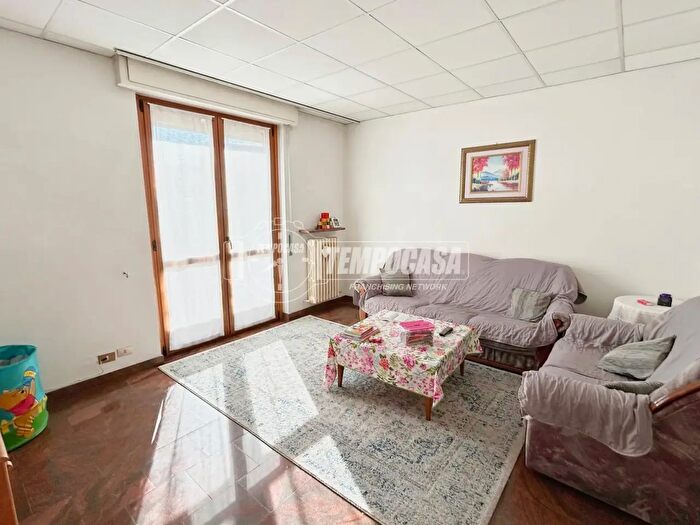Appartamento trilocale in vendita in Via Frangi, Villa Guardia