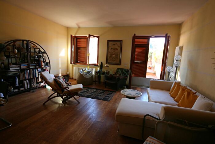 Appartamento con 5 locali in vendita in Lerici