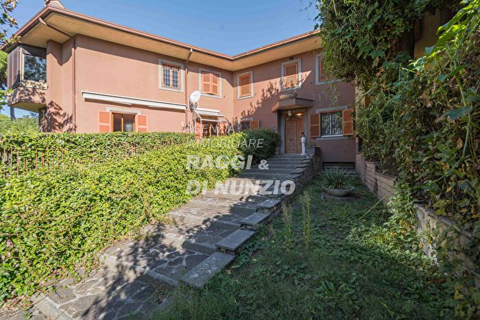 Casa con 9 locali in vendita in Via del Tuscolo, Grottaferrata