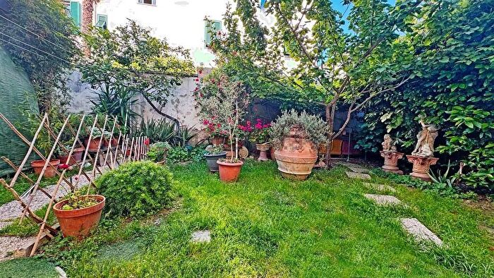 Appartamento trilocale in vendita in Via Trento SNC, Cecina