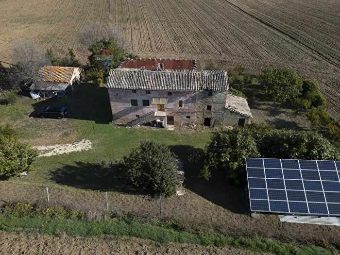 Casa quadrilocale in vendita in Contrada Castelnuovo, Recanati