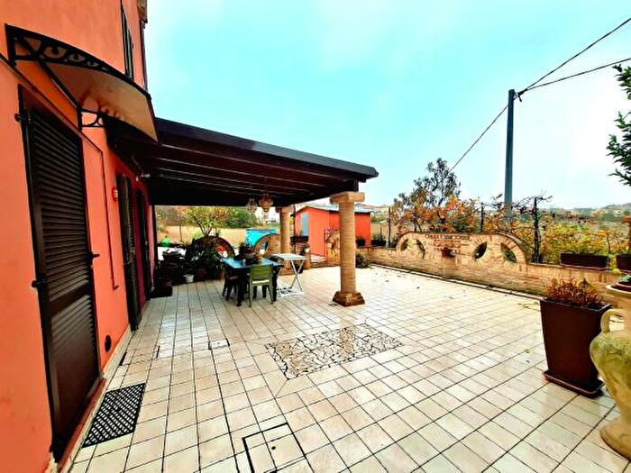 Casa con 6 locali in vendita in Santa Maria Nuova