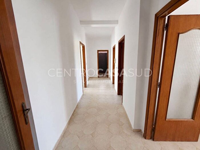 Appartamento trilocale in affitto in Via Enrico De Nicola, Villaricca