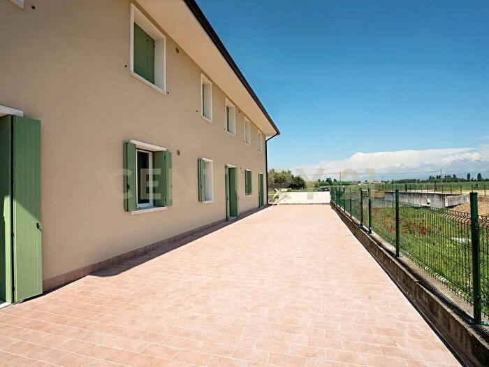 Appartamento quadrilocale in vendita in Via Toffanelle Nuove, Zevio