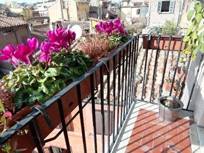 Appartamento trilocale in affitto in Campo de Fiori, Roma