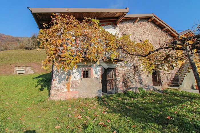 Casa trilocale in vendita in Località Dosso Savenone Sopra, Bovegno