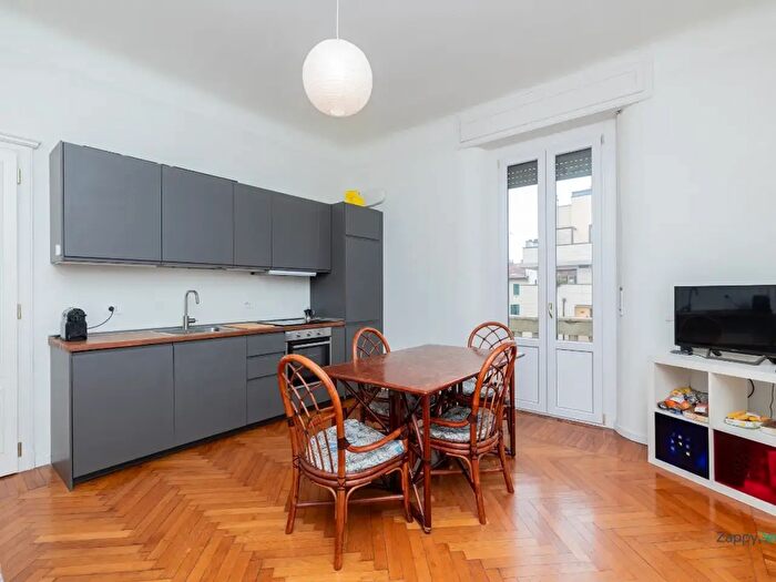 Appartamento quadrilocale in affitto in Via Caposile, Milano