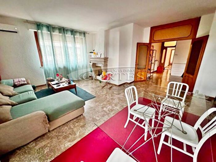 Appartamento con 6 locali in vendita in Via San Bartolomeo d, Perugia