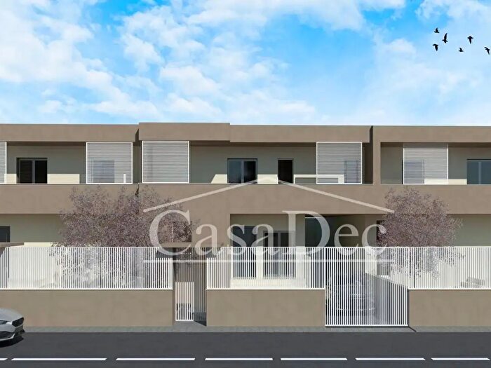 Casa quadrilocale in vendita in Via Nilde Iotti, Parete