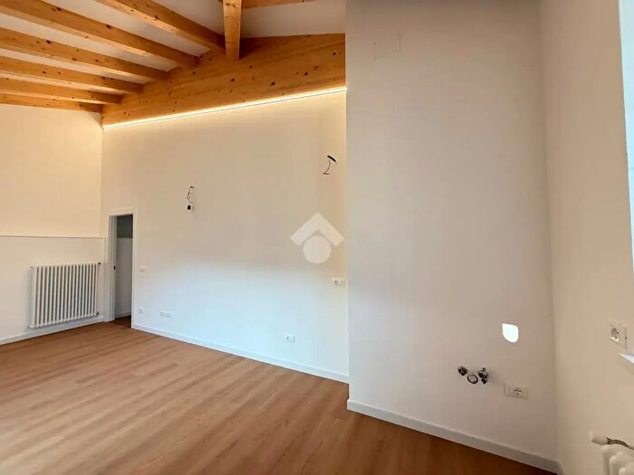 Appartamento quadrilocale in vendita in Via Vegri, Caldonazzo