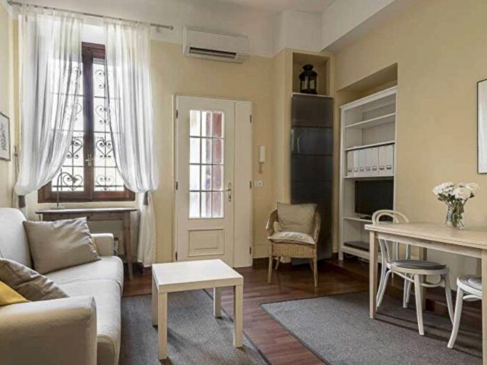 Appartamento bilocale in affitto in Via Mortara, Navigli Darsena, Milano