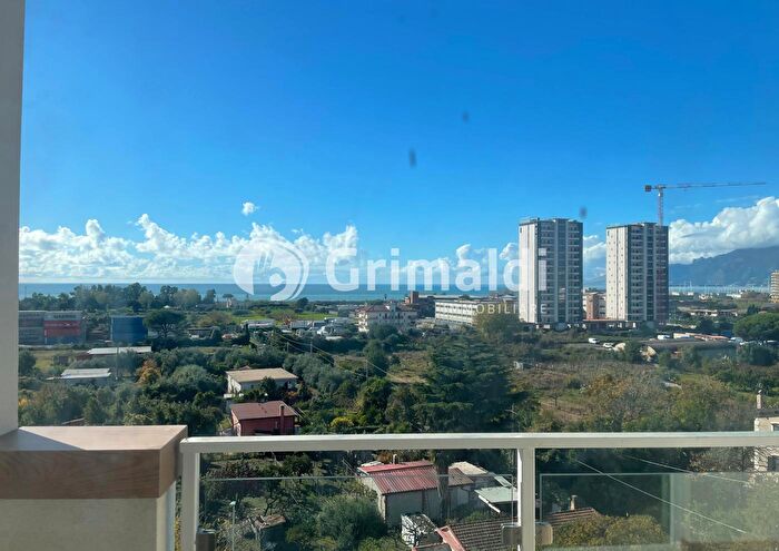 Appartamento quadrilocale in vendita in Via Prudenza, Salerno