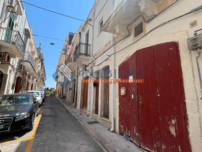 Appartamento bilocale in vendita in Via Lecce, Mola Di Bari