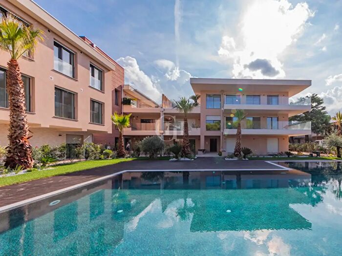 Appartamento quadrilocale in vendita in Via Mezzocolle, Desenzano Del Garda