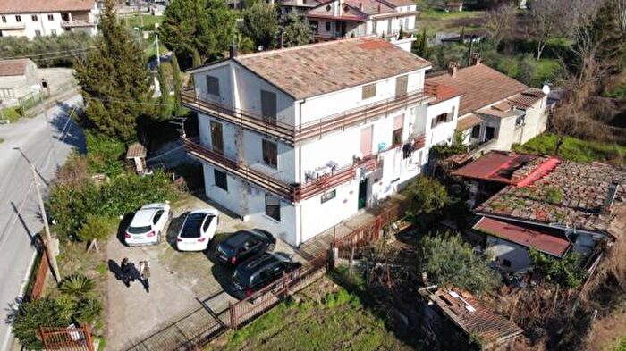 Appartamento trilocale in vendita in Via Girone, San Martino Valle Caudina