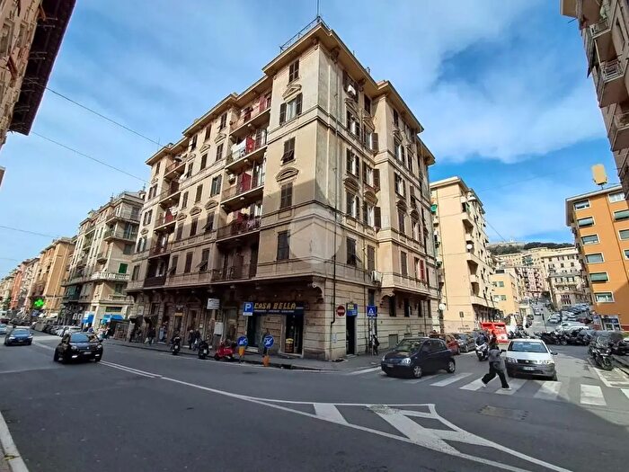 Appartamento quadrilocale in vendita in Via Giovanni Torti, Genova