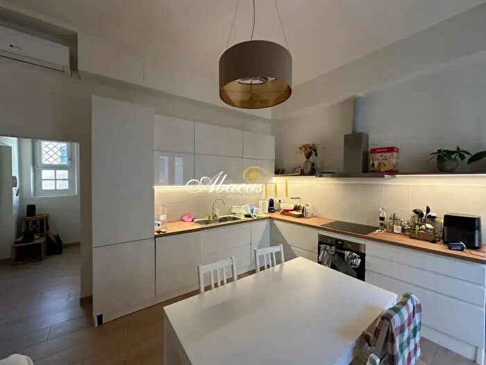 Appartamento trilocale in affitto in Via Paoletti, Firenze