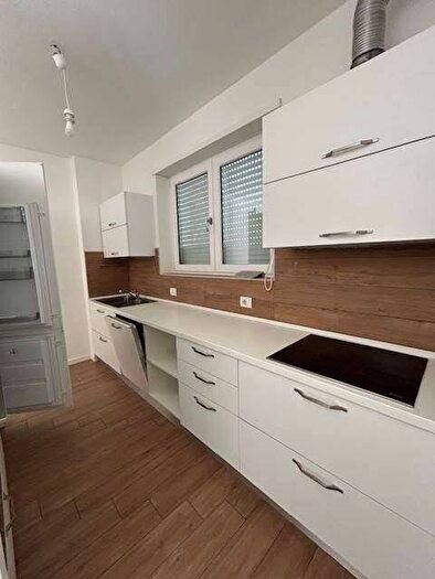 Appartamento trilocale in affitto in VIA MONTELLO, Montello, Varese