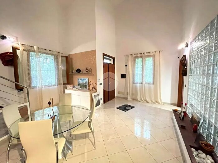 Casa con 5 locali in vendita in Via Enrico Toti, Canaro